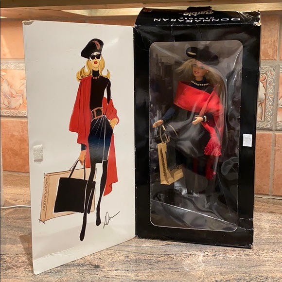 Donna Karan Limited Edition Bloomingdales Barbie - Picture 2 of 16